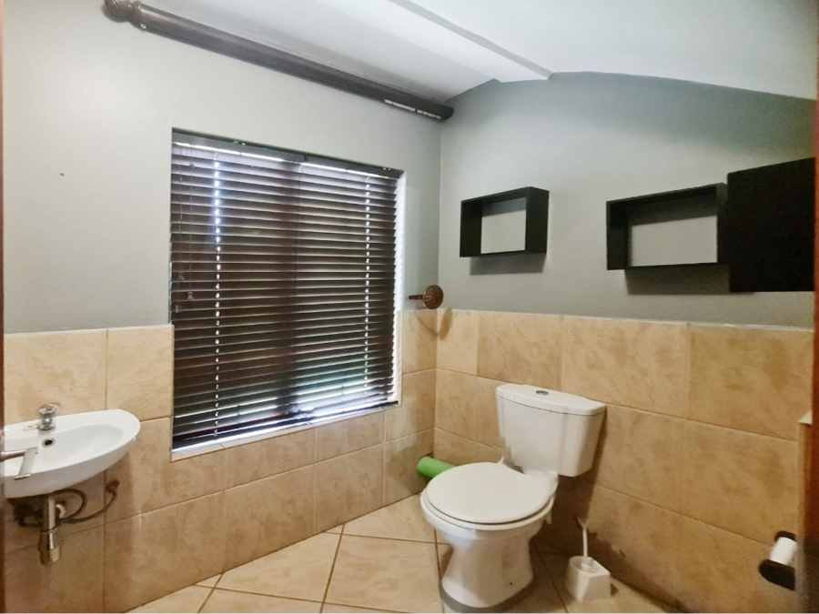 To Let 3 Bedroom Property for Rent in Melodie North West